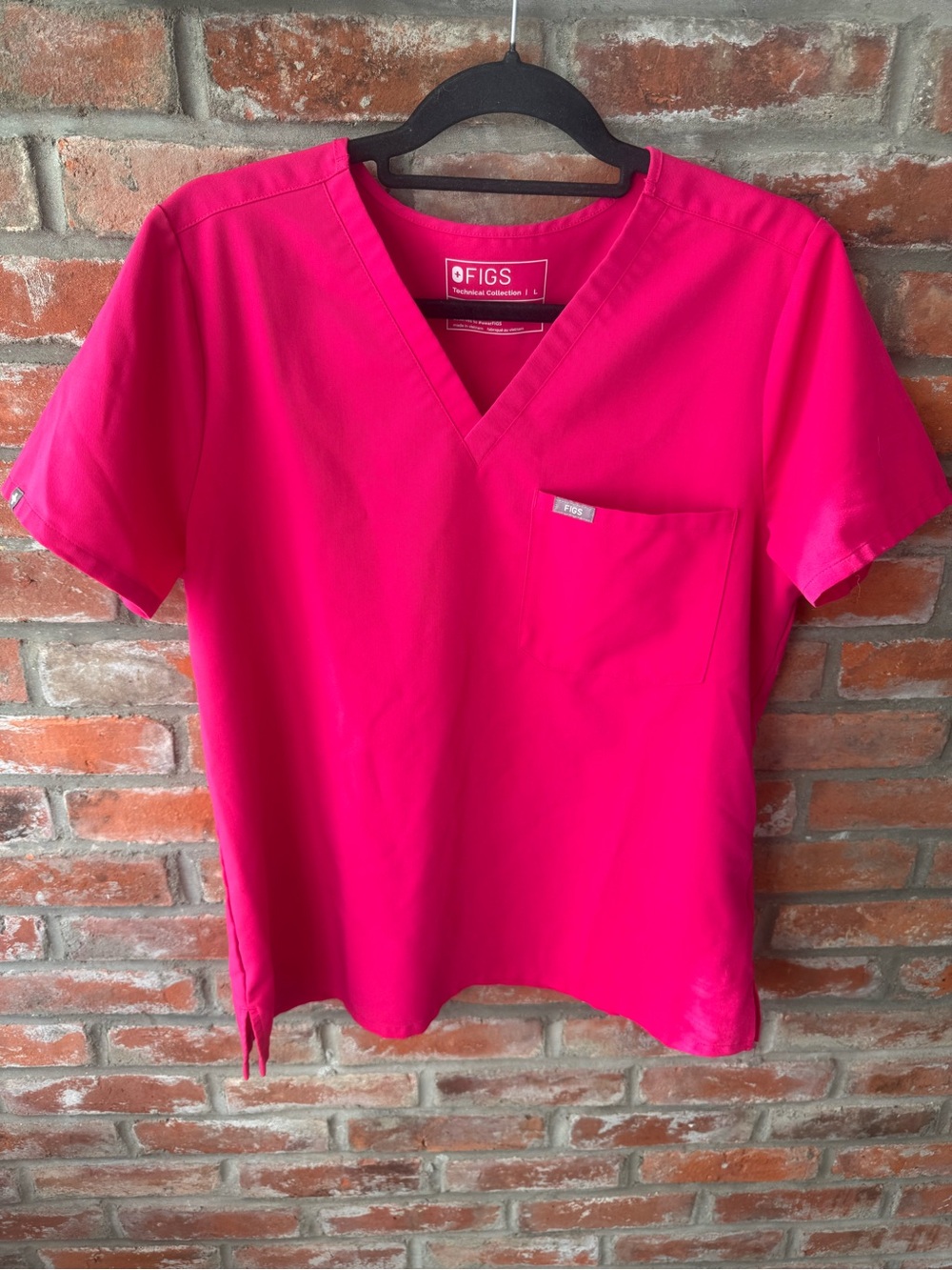 FIGS Technical Collection Yola Scrub Top Pink Size L